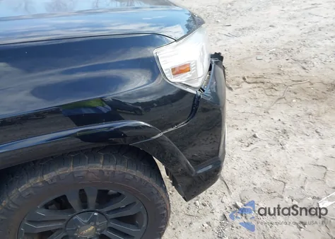 2011 Toyota 4Runner Sr5 V6 z USA, uszkodzony, nr VIN JTEZU5JR2B5031984